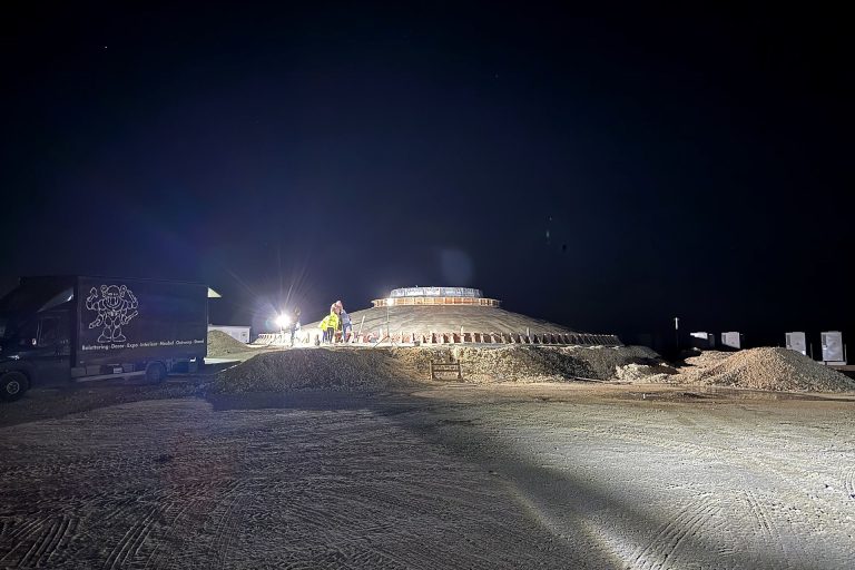 Night work under floodlights on the Balchik Wind IV foundation